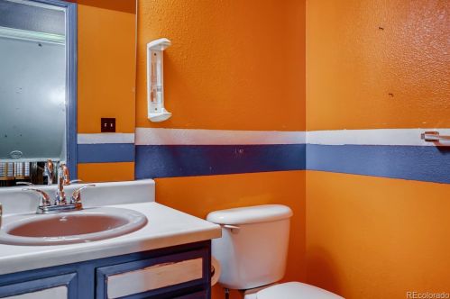 1595 Vaughn Cir, Aurora CO 80012-5316 exterior