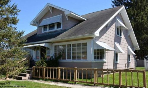 74 Lincoln St, Hodgesville, WV 26201-2159