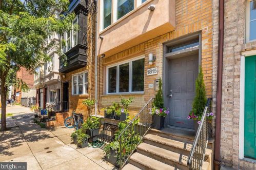 1815 Bainbridge St, Philadelphia, PA 19146-1429