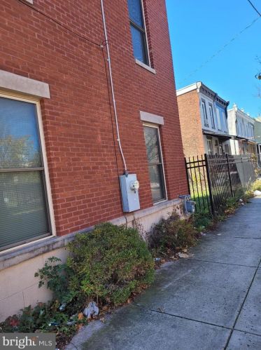 2006 31st St, Philadelphia, PA 19121-1721