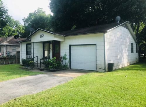 212 Winfree St, Mont Belvieu, TX 77535