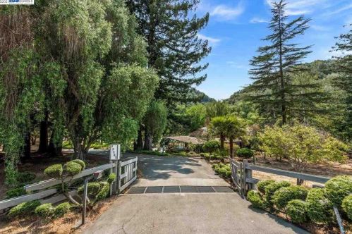 27163 Palomares Rd, Hayward, CA 94552-9713