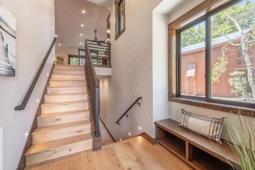 13671 Pathway Ave, Truckee CA  96161-6225 exterior