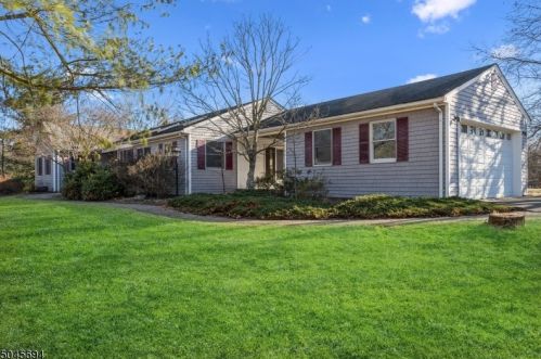 29 Bayberry Ln, Montgomery, NJ 08502-5817
