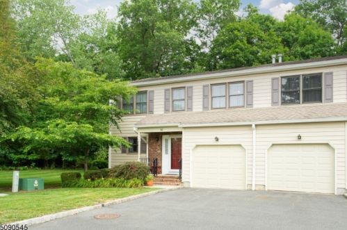 58 Sunrise Dr, Gillette, NJ 07933-1937