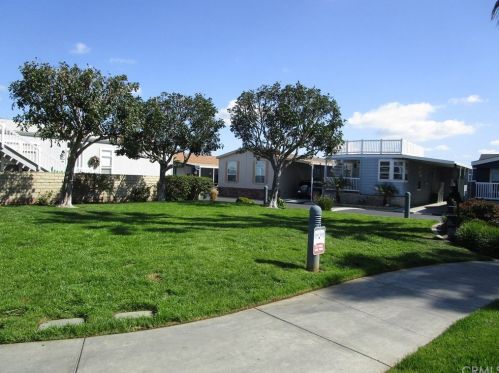 21851 Newland St, Huntington Beach CA  92646-7602 exterior