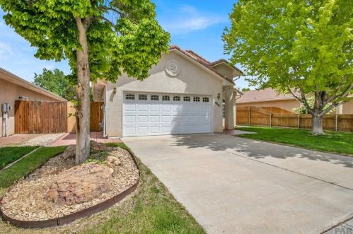 4801 Briarcrest Dr, Pueblo, CO 81005-5549