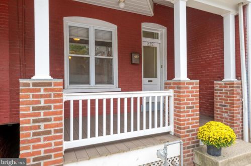 232 Walnut St, Lancaster PA  17602-2342 exterior