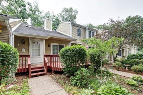 522 Settlers Wood, Southington, CT 06489-3400
