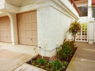 1423 Calle Lozano, Camarillo, CA 93012-4104