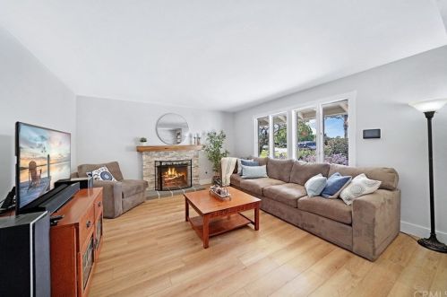 9117 El Cortez Ave, Santa Ana, CA 92708-2701