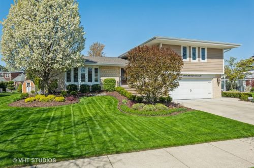 758 Stuart Ave, Elmhurst, IL 60126-4661