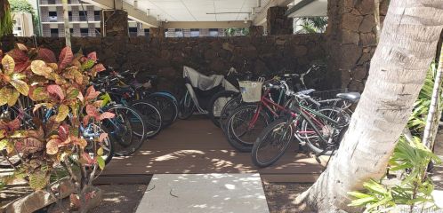 1720 Ala Moana Blvd, Honolulu HI  96815-1302 exterior