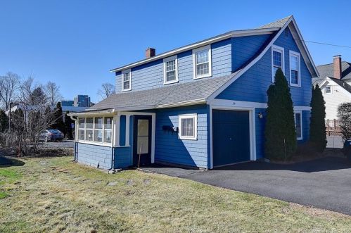 2 School St, Glastonbury, CT 06033-2241
