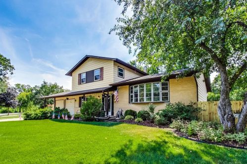 150 Elizabeth Ave, Palatine, IL 60074-6415