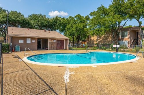 5620 Boca Raton Blvd, Fort Worth TX  76112-2340 exterior