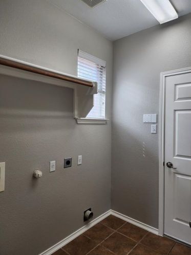 11621 Glen Knoll Dr, Webberville TX  78653-3890 exterior