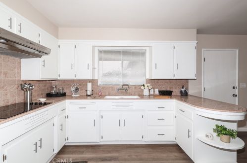 1220 Minaret Ave, Turlock CA  95380-5528 exterior