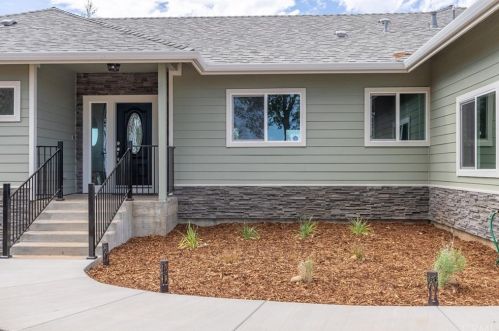 5301 Foster Rd, Paradise, CA 95969-6219