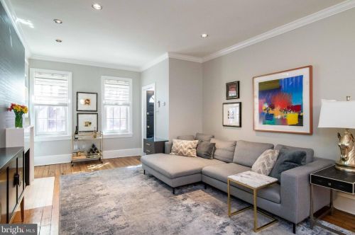 312 Juniper St, Philadelphia, PA 19107-5818