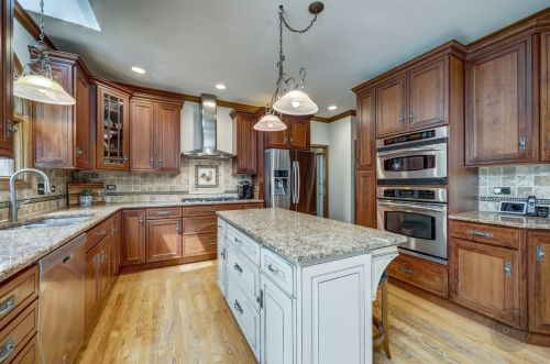 390 Sierra Ave, Naperville, IL 60565-3086