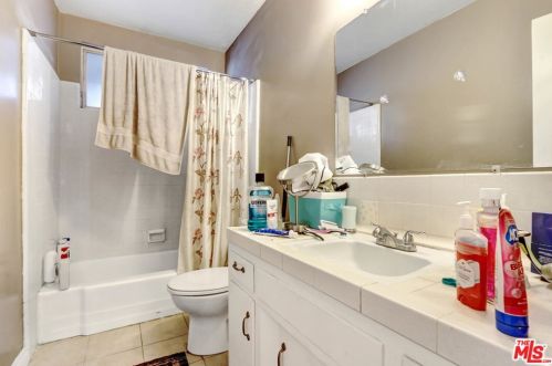 343 Riverdale Dr, Glendale CA  91204-4825 exterior