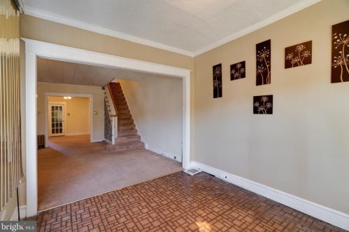 6552 16th St, Philadelphia, PA 19126-3511