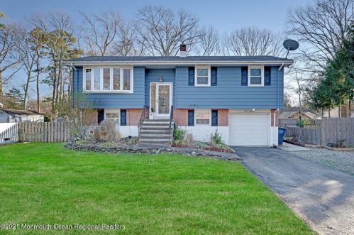 318 Bay Blvd, Berkeley Township, NJ 08721-2510