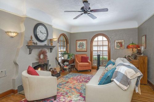 2563 University Dr, Fort Worth TX  76109-1147 exterior