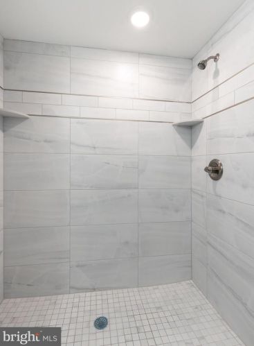 1937 4 St, Philadelphia PA 19140-2417 exterior