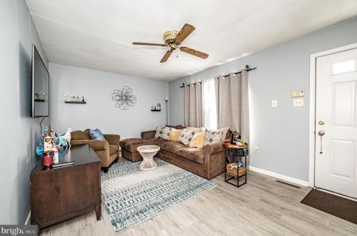 16 Greenfield Ave, Trenton, NJ 08648-3828