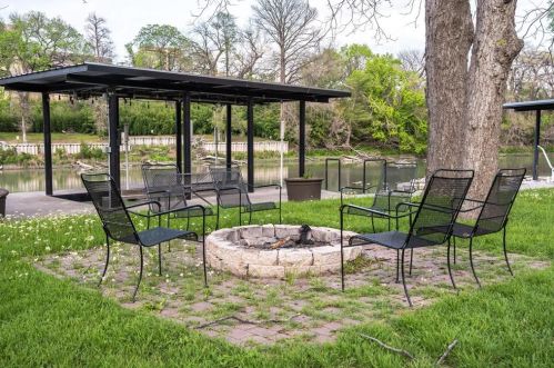 120 Erskine Fry, Seguin TX 78155 exterior