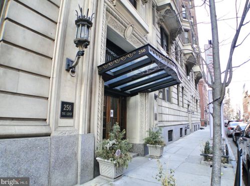 250 13th St, Philadelphia PA  19107-5615 exterior