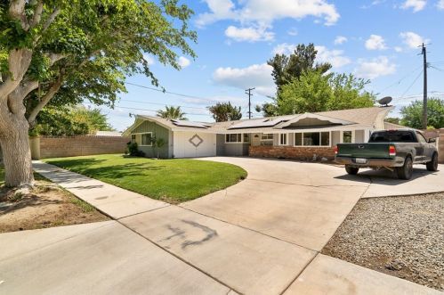 1142 Avenue, Lancaster, CA