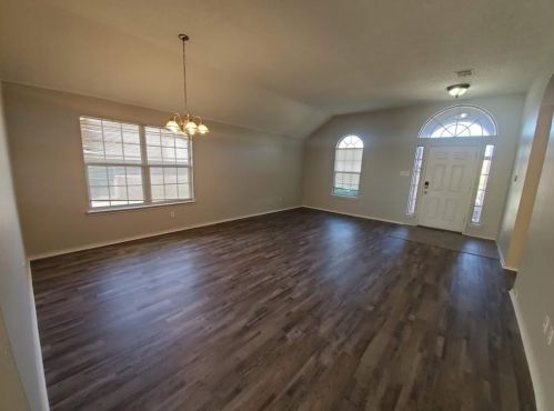 1325 Fox Glenn, Cedar Hill TX  75104-1210 exterior