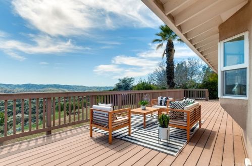 13049 Burns Ln, Redlands, CA 92373-7415
