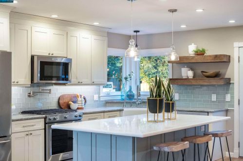 154 Doris Dr, Concord, CA 94523-2915