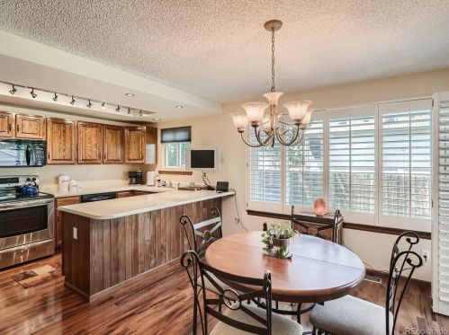 4945 Eagle Cir, Aurora CO  80015-2215 exterior