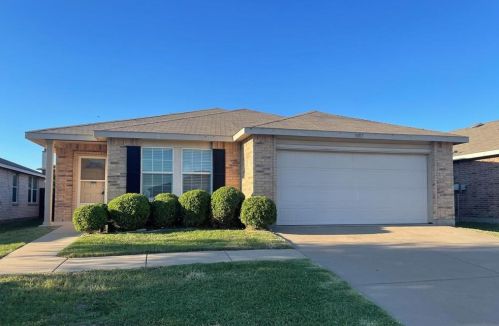 5017 River Rock Blvd, Fort Worth TX  76179-7301 exterior