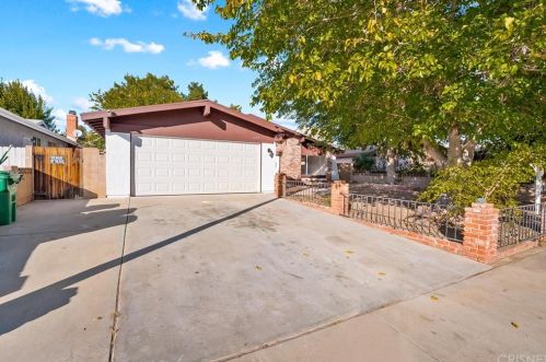 1223 Avenue J, Lancaster, CA 93535-3954