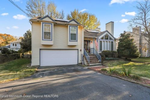 89 Friendship Rd, Wall Township, NJ 07731-1909