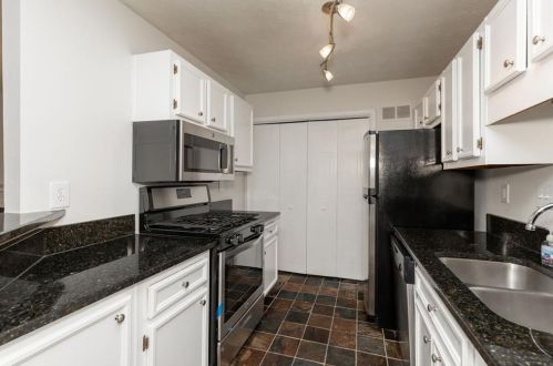 1303 Country Park Dr, Smyrna GA  30080-8227 exterior