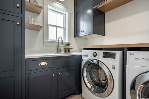 379 Sarah St, Providence UT 84332-9637 exterior