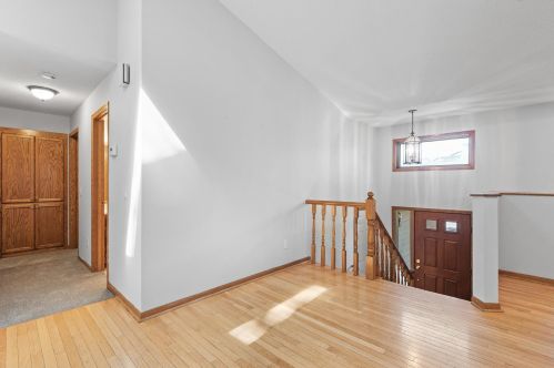 15864 Garden View Ct, Saint Paul MN  55124-7015 exterior