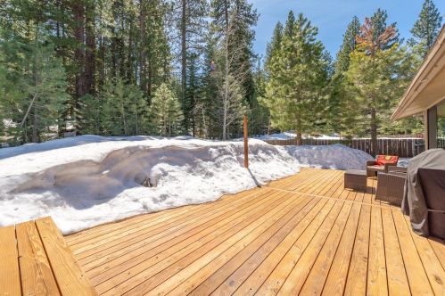 10425 Martis Valley Rd, Truckee CA  96161-2015 exterior