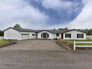 23095 Bluegrass Ln, Estacada, OR 97023-9661