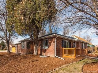 2801 Elm St, Denver CO  80207-3060 exterior