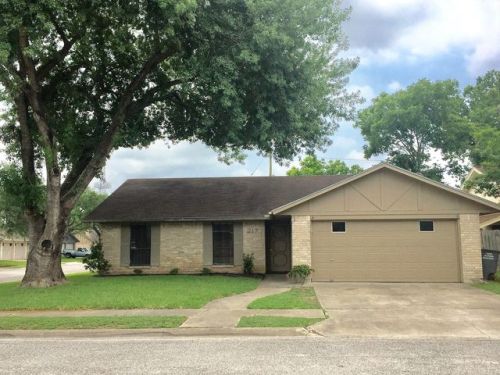 217 Kensington Dr, Victoria, TX 77901-4567
