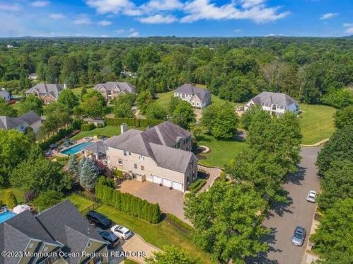 15 Pegasus Dr, Tinton Falls NJ 07724-2875 exterior