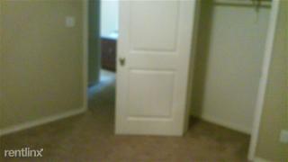 1270 Cottage Grove Cir, Bryan TX  77801-1540 exterior